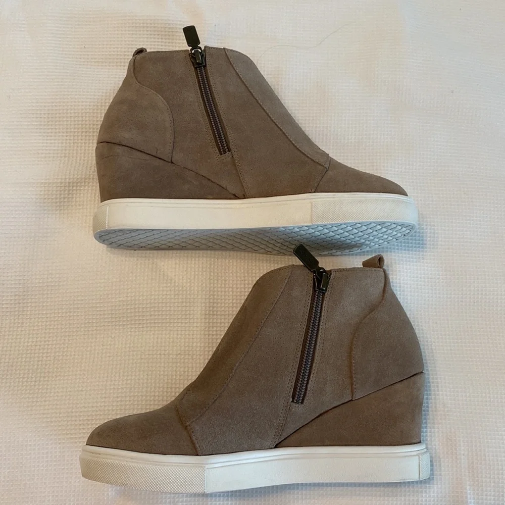 Blondo Gatsby Wedge Waterproof Sneakers Size 5.5 M